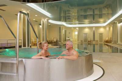 Karlovy Vary - Kurhotel Richmond picture