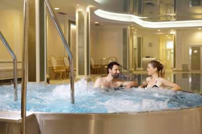 Karlovy Vary - Kurhotel Richmond picture