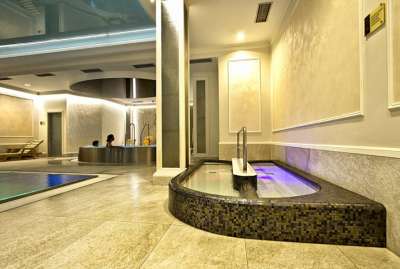Karlovy Vary - Kurhotel Richmond picture