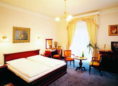 Karlovy Vary - Kurhotel Richmond picture